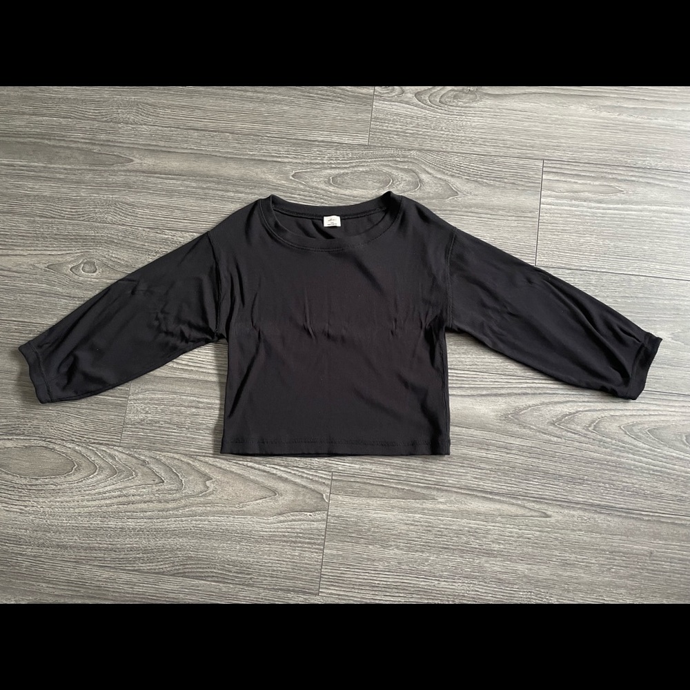 Aritzia Wilfred Cropped top
